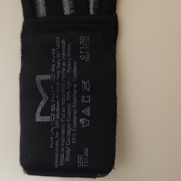 Maidenform Women's Black Underwire Slightly Padded Strapless Bra Size 36B - Picture 6 of 9